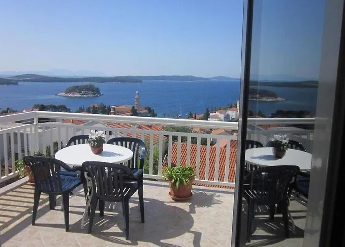 Апартаменти And Dar