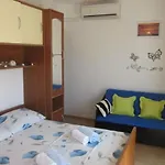 And Dar Apartment *